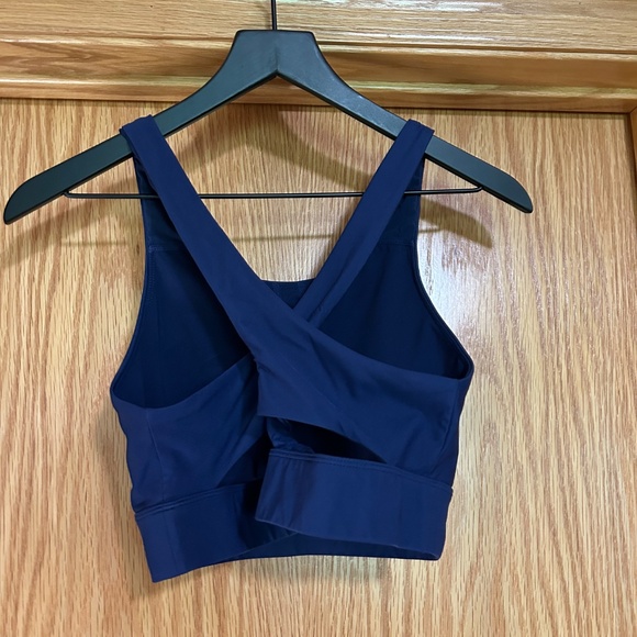 Fabletics Navy Blue Crossback Sports Bra - Size M - Picture 2 of 4